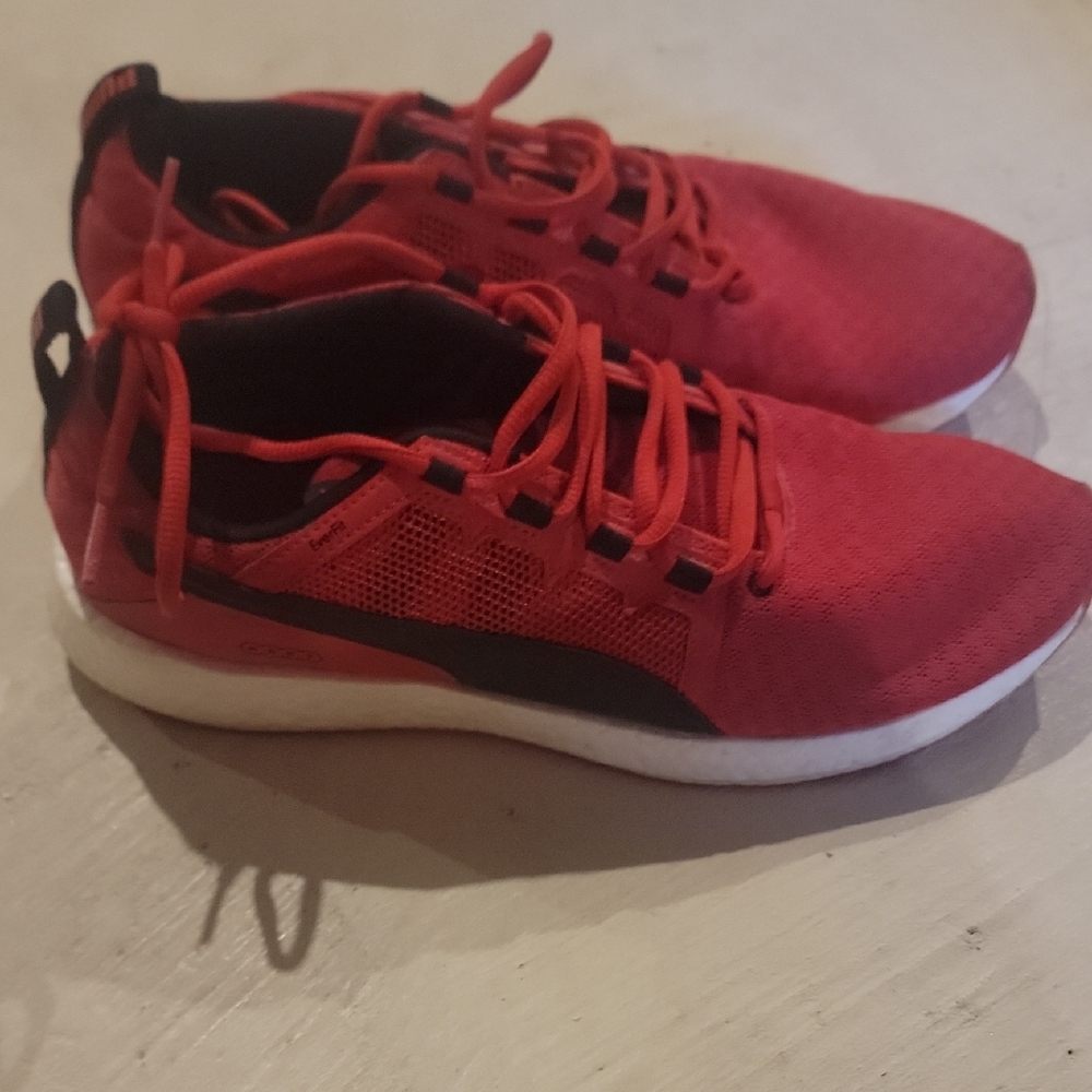 Puma NRGY Athletic Red Sneakers 9.5